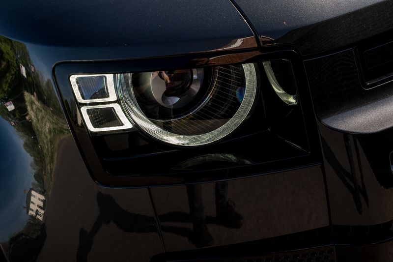 Landrover D250 X-Dynamic HSE Auto