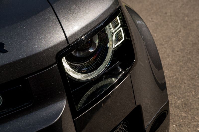 Landrover D250 X-Dynamic HSE Auto