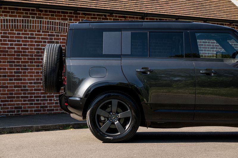 Landrover D250 X-Dynamic HSE Auto