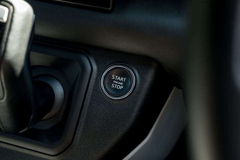 Landrover D250 X-Dynamic HSE Auto