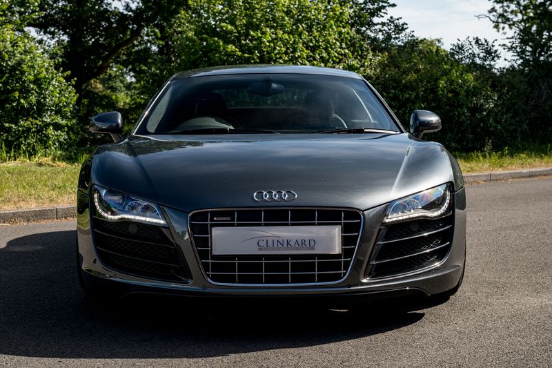 Audi R8 V10 Quarttro (Manual )