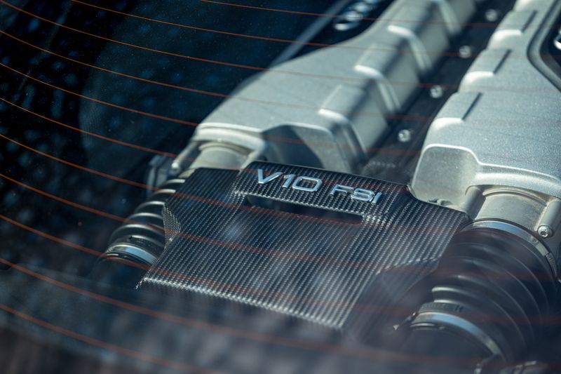 Audi R8 V10 Quarttro (Manual )