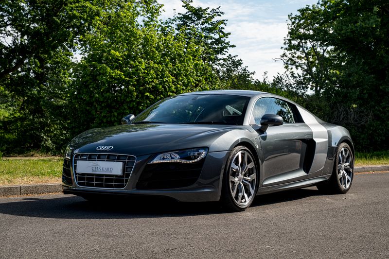 Audi R8 V10 Quarttro (Manual )