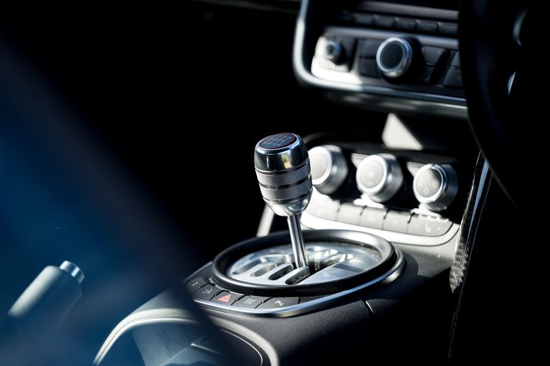 Audi R8 V10 Quarttro (Manual )