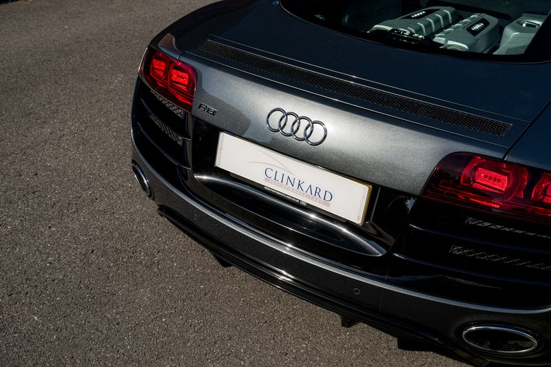 Audi R8 V10 Quarttro (Manual )