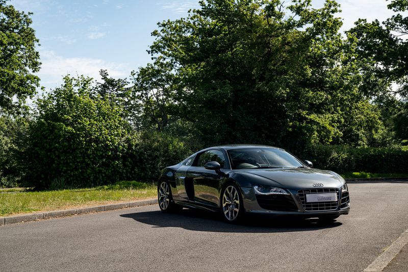 Audi R8 V10 Quarttro (Manual )