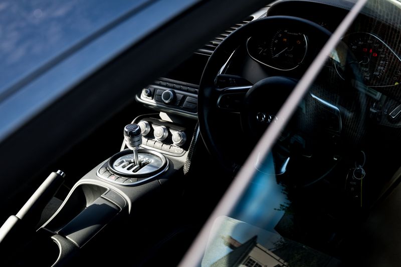 Audi R8 V10 Quarttro (Manual )