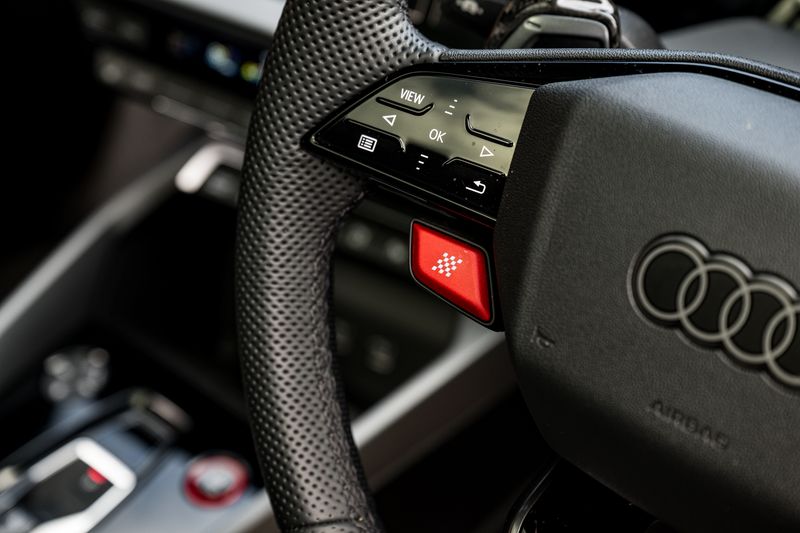 Audi RS3 Carbon Black  Sportback 2.5 TFSI Quattro