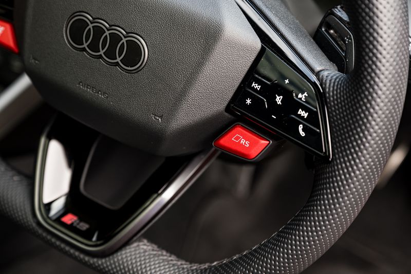 Audi RS3 Carbon Black  Sportback 2.5 TFSI Quattro