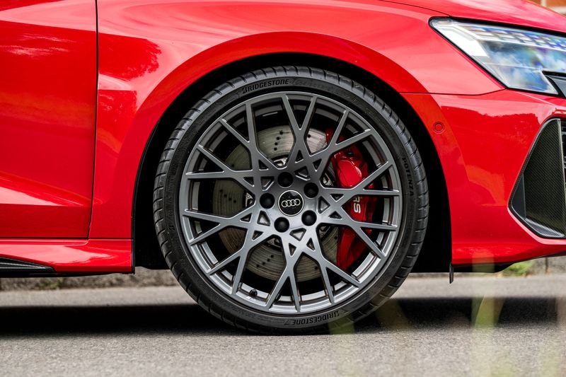 Audi RS3 Carbon Black  Sportback 2.5 TFSI Quattro