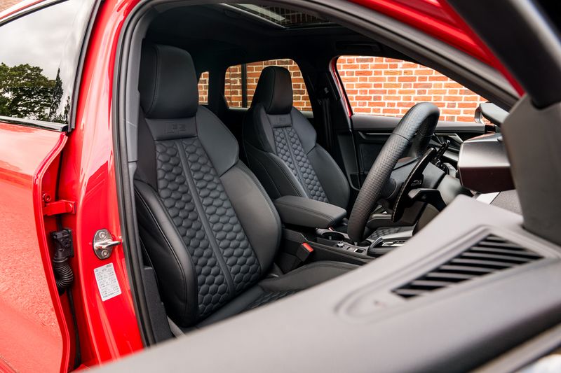 Audi RS3 Carbon Black  Sportback 2.5 TFSI Quattro