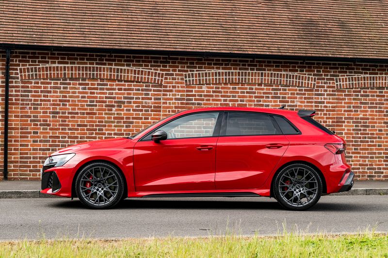 Audi RS3 Carbon Black  Sportback 2.5 TFSI Quattro