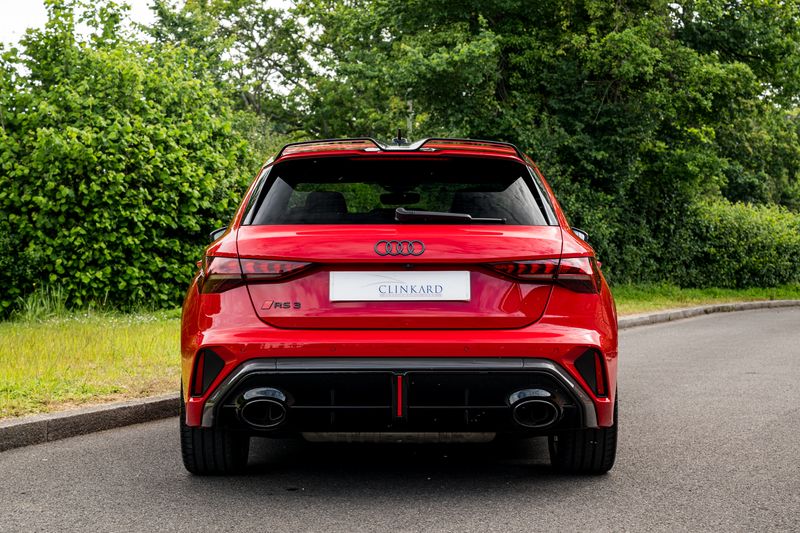 Audi RS3 Carbon Black  Sportback 2.5 TFSI Quattro
