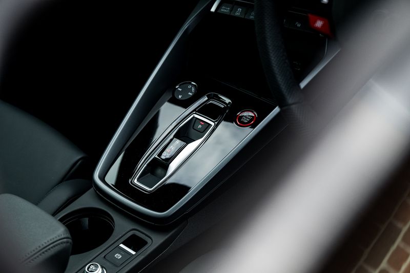 Audi RS3 Carbon Black  Sportback 2.5 TFSI Quattro
