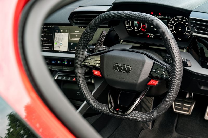 Audi RS3 Carbon Black  Sportback 2.5 TFSI Quattro