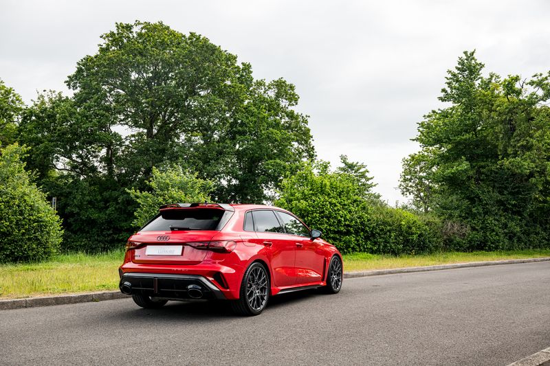 Audi RS3 Carbon Black  Sportback 2.5 TFSI Quattro