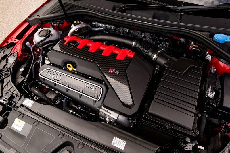 Audi RS3 Carbon Black  Sportback 2.5 TFSI Quattro