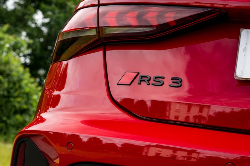 Audi RS3 Carbon Black  Sportback 2.5 TFSI Quattro