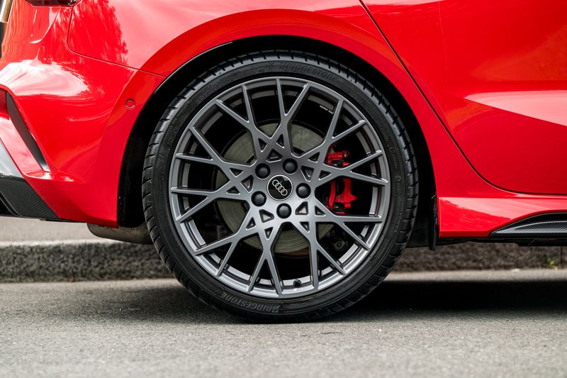 Audi RS3 Carbon Black  Sportback 2.5 TFSI Quattro