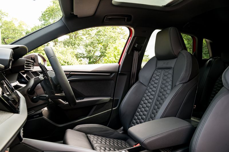 Audi RS3 Carbon Black  Sportback 2.5 TFSI Quattro