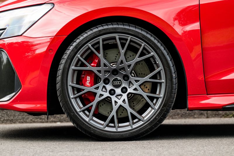 Audi RS3 Carbon Black  Sportback 2.5 TFSI Quattro