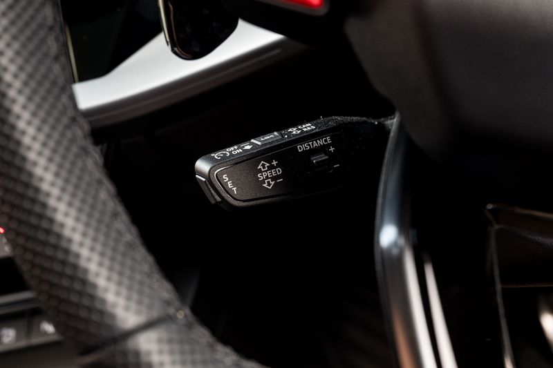 Audi RS3 Carbon Black  Sportback 2.5 TFSI Quattro