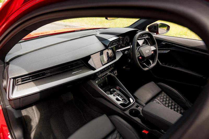 Audi RS3 Carbon Black  Sportback 2.5 TFSI Quattro