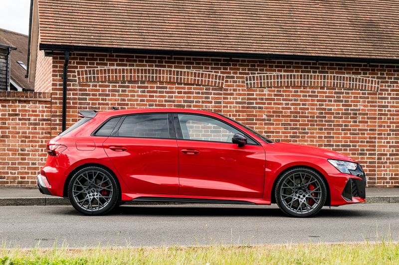 Audi RS3 Carbon Black  Sportback 2.5 TFSI Quattro