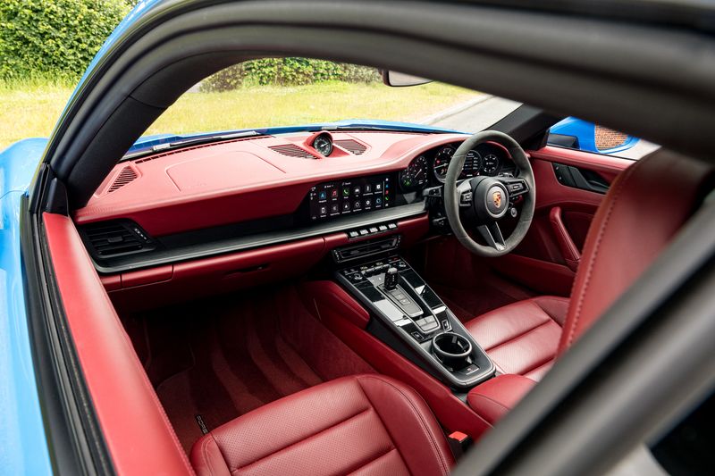 Porsche 911 (992.1) Carrera 4 GTS Coupe PDK