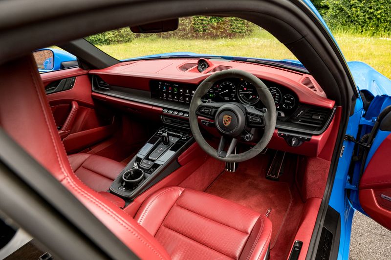 Porsche 911 (992.1) Carrera 4 GTS Coupe PDK