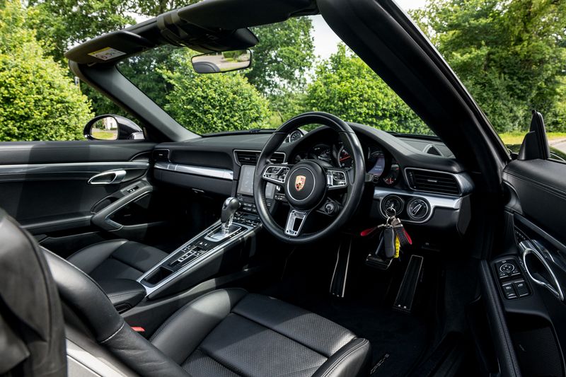 Porsche 911 (991) Turbo Convertible PDK 4WD