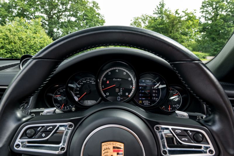 Porsche 911 (991) Turbo Convertible PDK 4WD