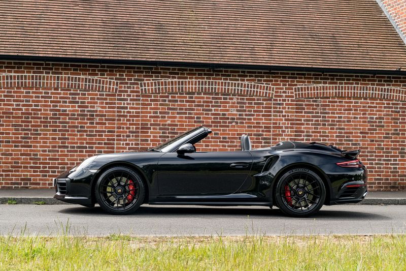 Porsche 911 (991) Turbo Convertible PDK 4WD