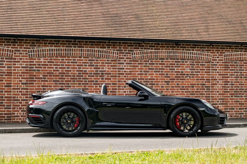 Porsche 911 (991) Turbo Convertible PDK 4WD