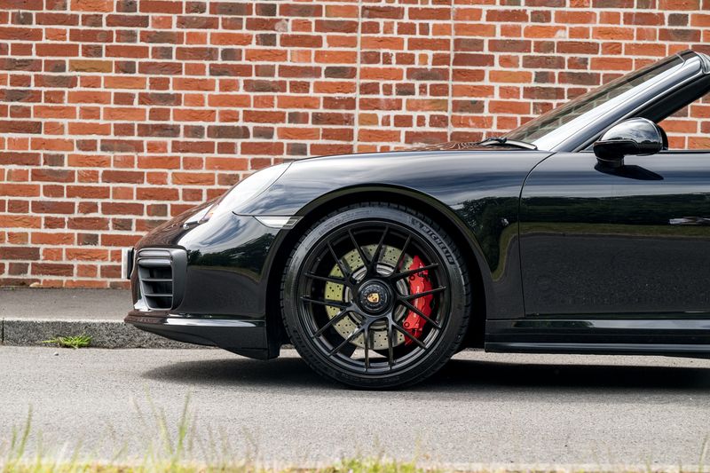 Porsche 911 (991) Turbo Convertible PDK 4WD