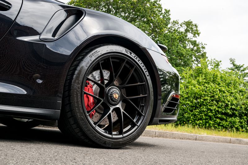Porsche 911 (991) Turbo Convertible PDK 4WD