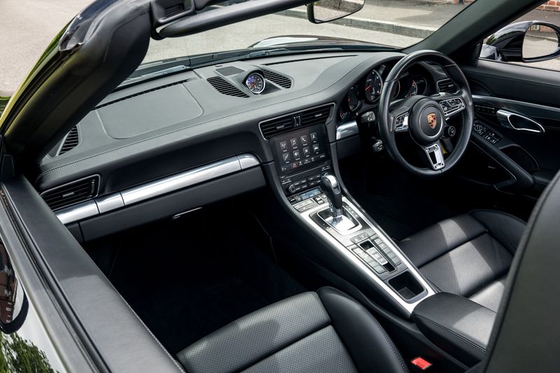 Porsche 911 (991) Turbo Convertible PDK 4WD