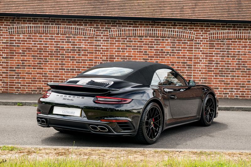 Porsche 911 (991) Turbo Convertible PDK 4WD
