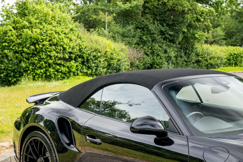 Porsche 911 (991) Turbo Convertible PDK 4WD
