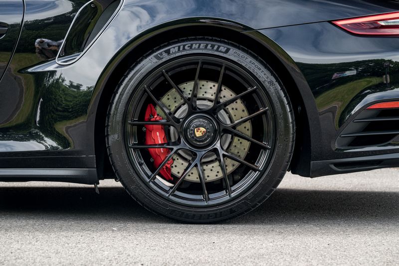 Porsche 911 (991) Turbo Convertible PDK 4WD
