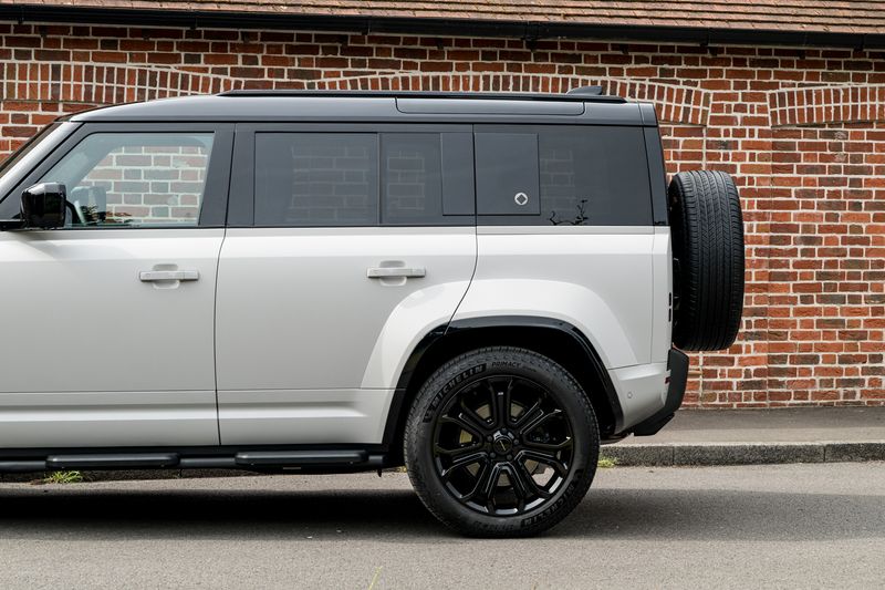 Land Rover Defender 110 OCTA P635 V8 SUV Petrol