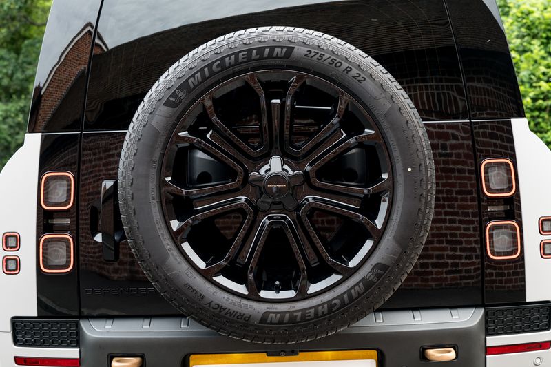 Land Rover Defender 110 OCTA P635 V8 SUV Petrol