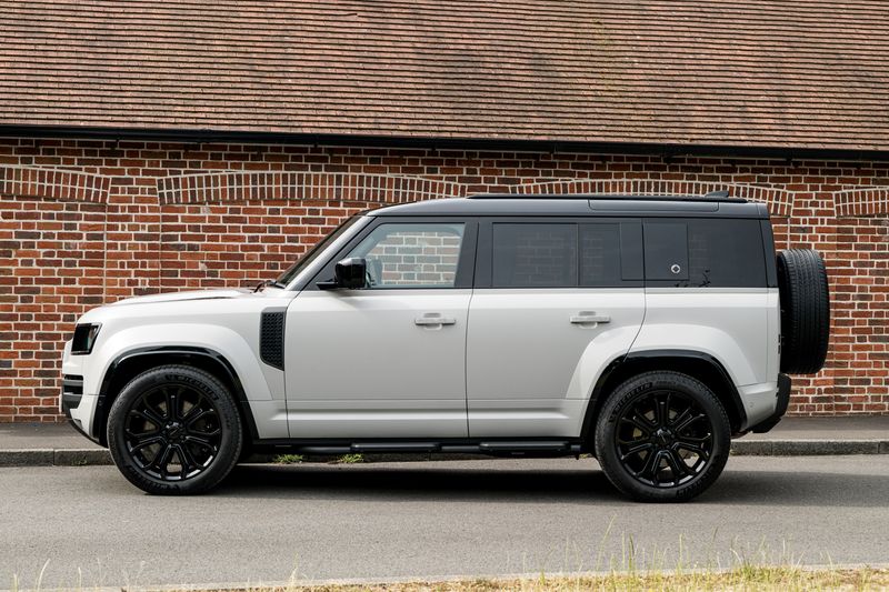 Land Rover Defender 110 OCTA P635 V8 SUV Petrol