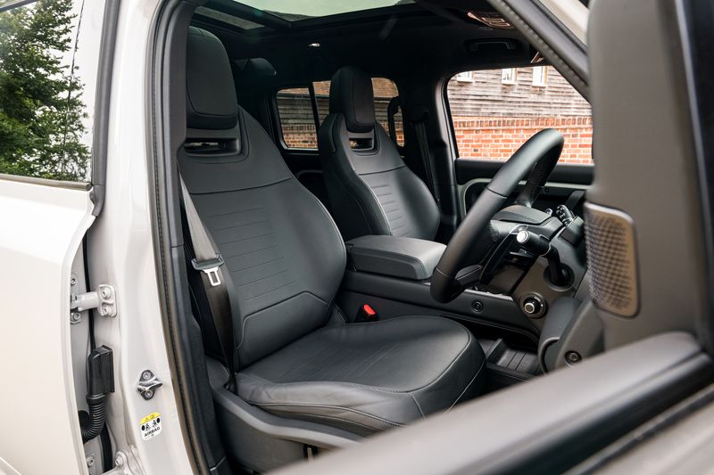 Land Rover Defender 110 OCTA P635 V8 SUV Petrol