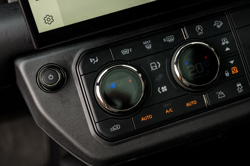 Land Rover Defender 110 OCTA P635 V8 SUV Petrol