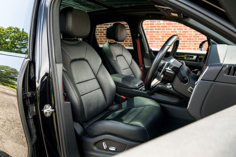 Porsche Cayenne 3.0T V6 SUV Petrol Tiptronic S 4WD