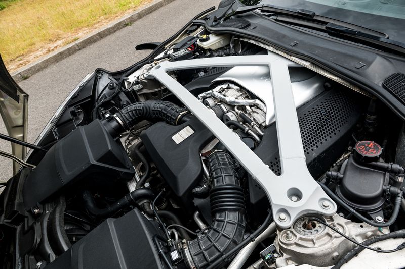 Aston Martin DB11 4.0 V8 Coupe Auto