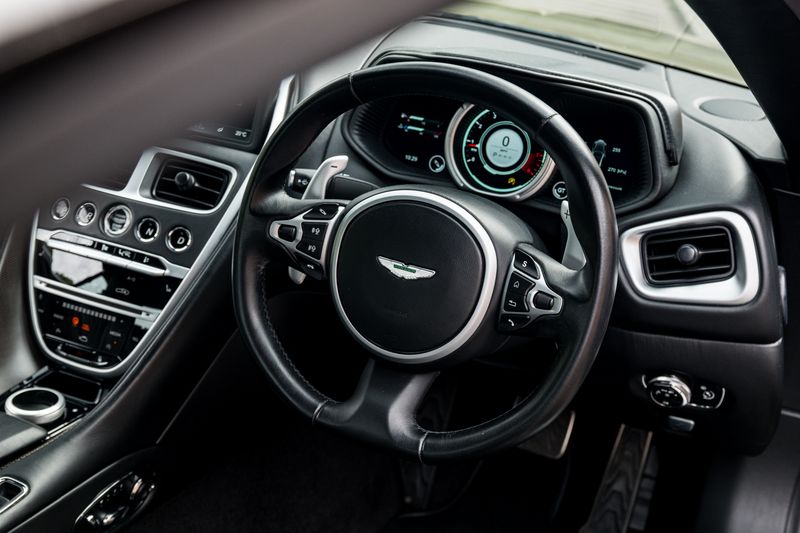 Aston Martin DB11 4.0 V8 Coupe Auto