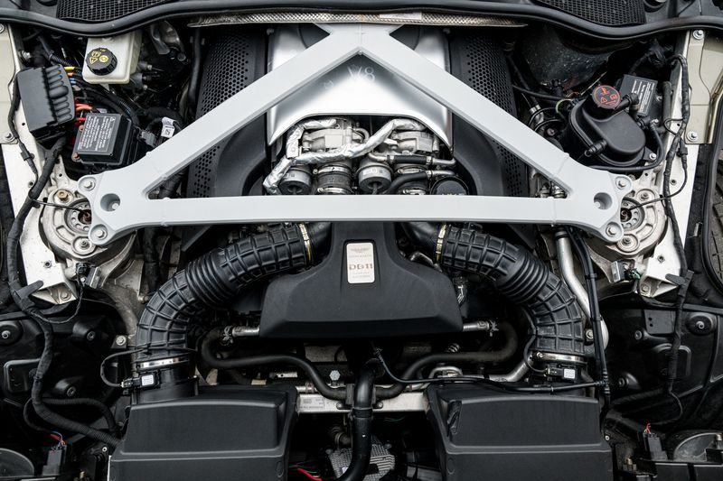 Aston Martin DB11 4.0 V8 Coupe Auto