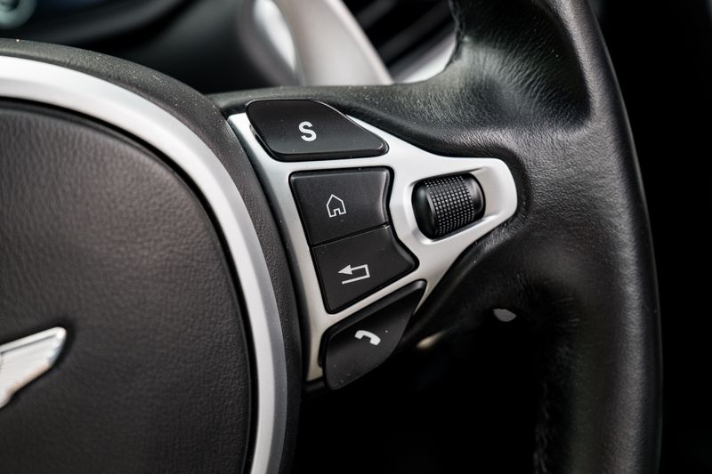 Aston Martin DB11 4.0 V8 Coupe Auto